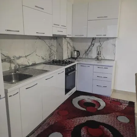Center Luxurious Apartment *